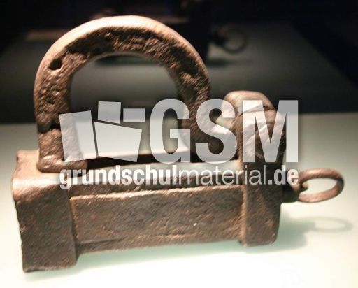 Sperrriegel-und Vorhaenggeschloss.jpg